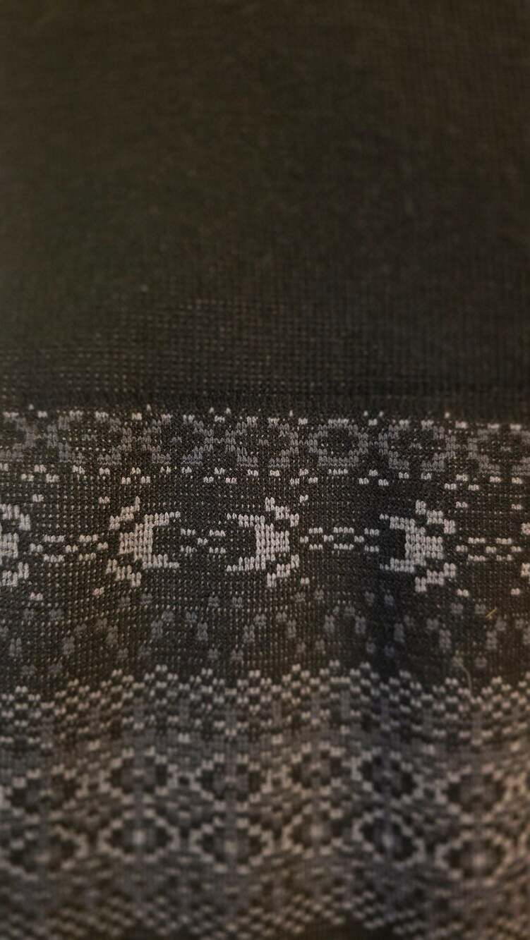 Tahari Black and Gray Fair Isle Print Leggings, Size 2x/3x - Picture 2 of 6